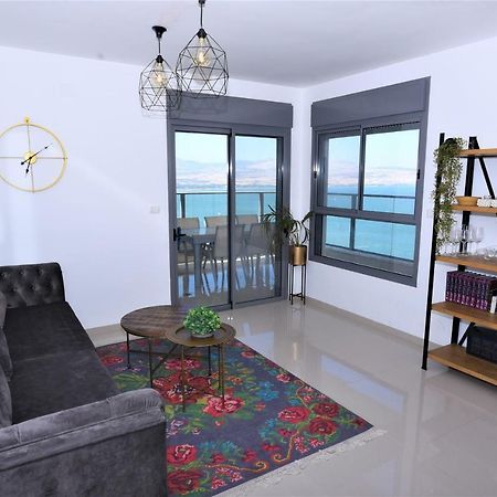 Aristone Luxury Apartment Тиверіада Екстер'єр фото
