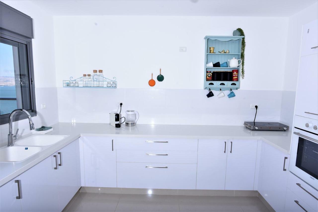 Aristone Luxury Apartment Тиверіада Екстер'єр фото
