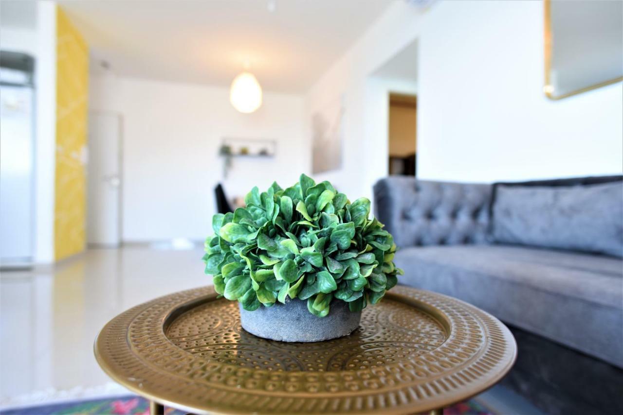 Aristone Luxury Apartment Тиверіада Екстер'єр фото