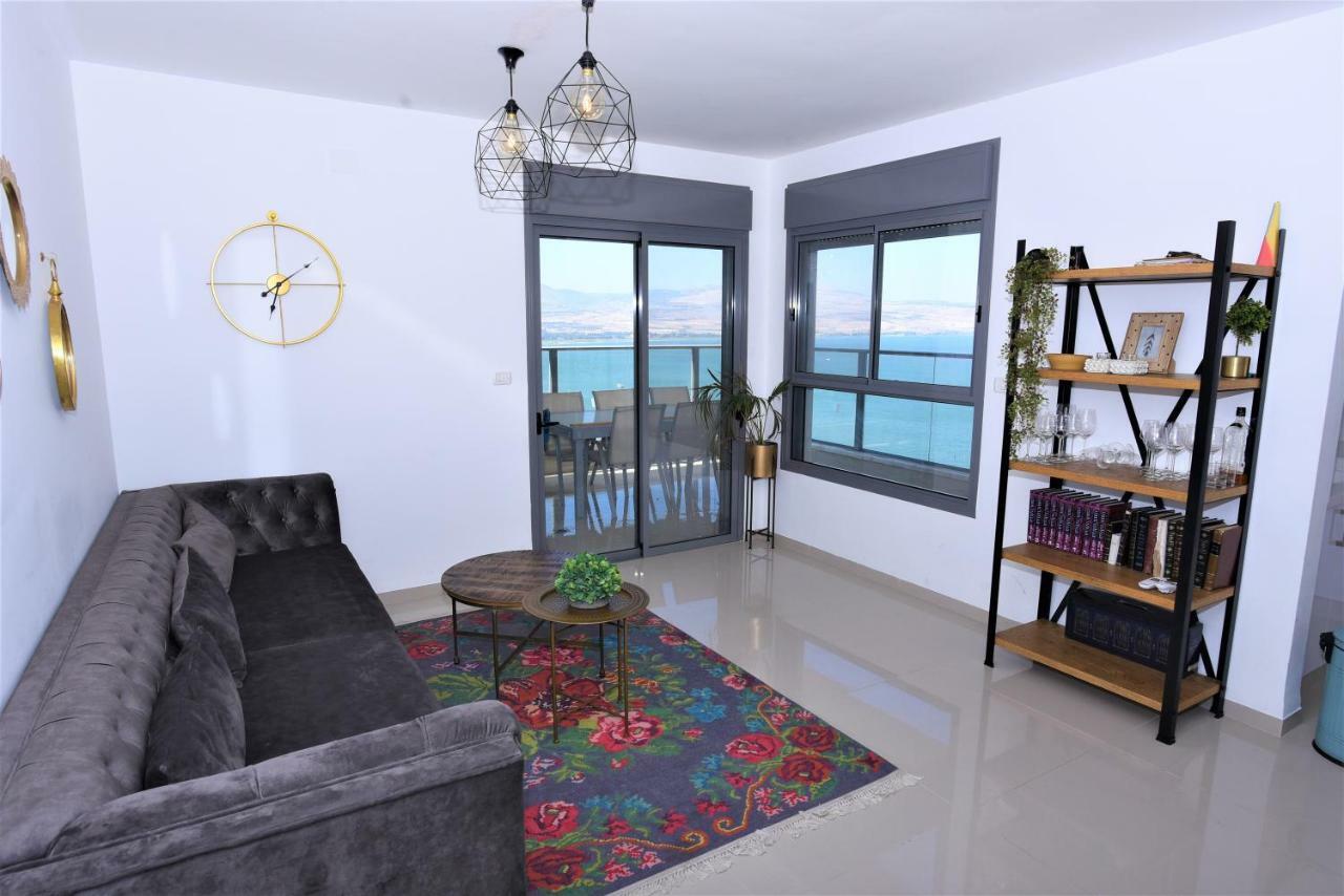 Aristone Luxury Apartment Тиверіада Екстер'єр фото