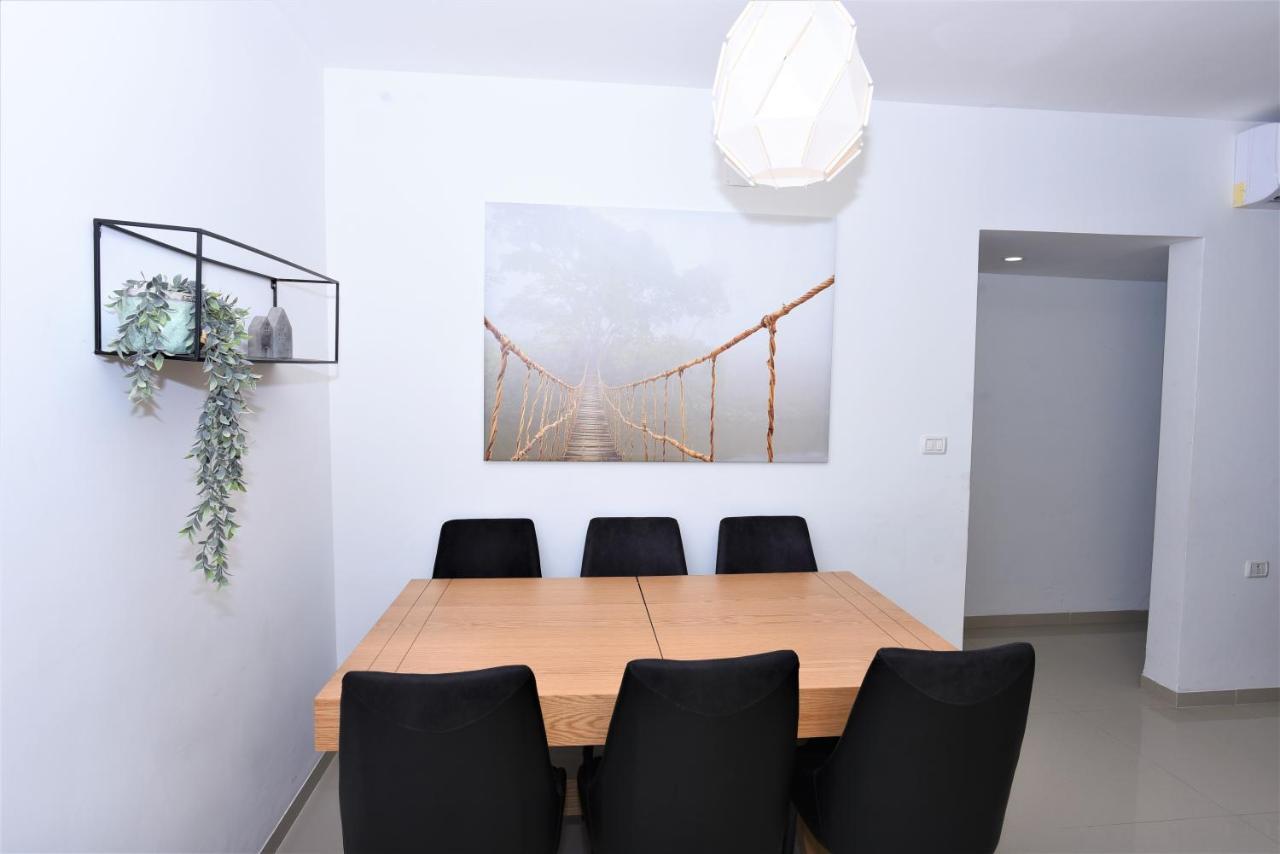 Aristone Luxury Apartment Тиверіада Екстер'єр фото