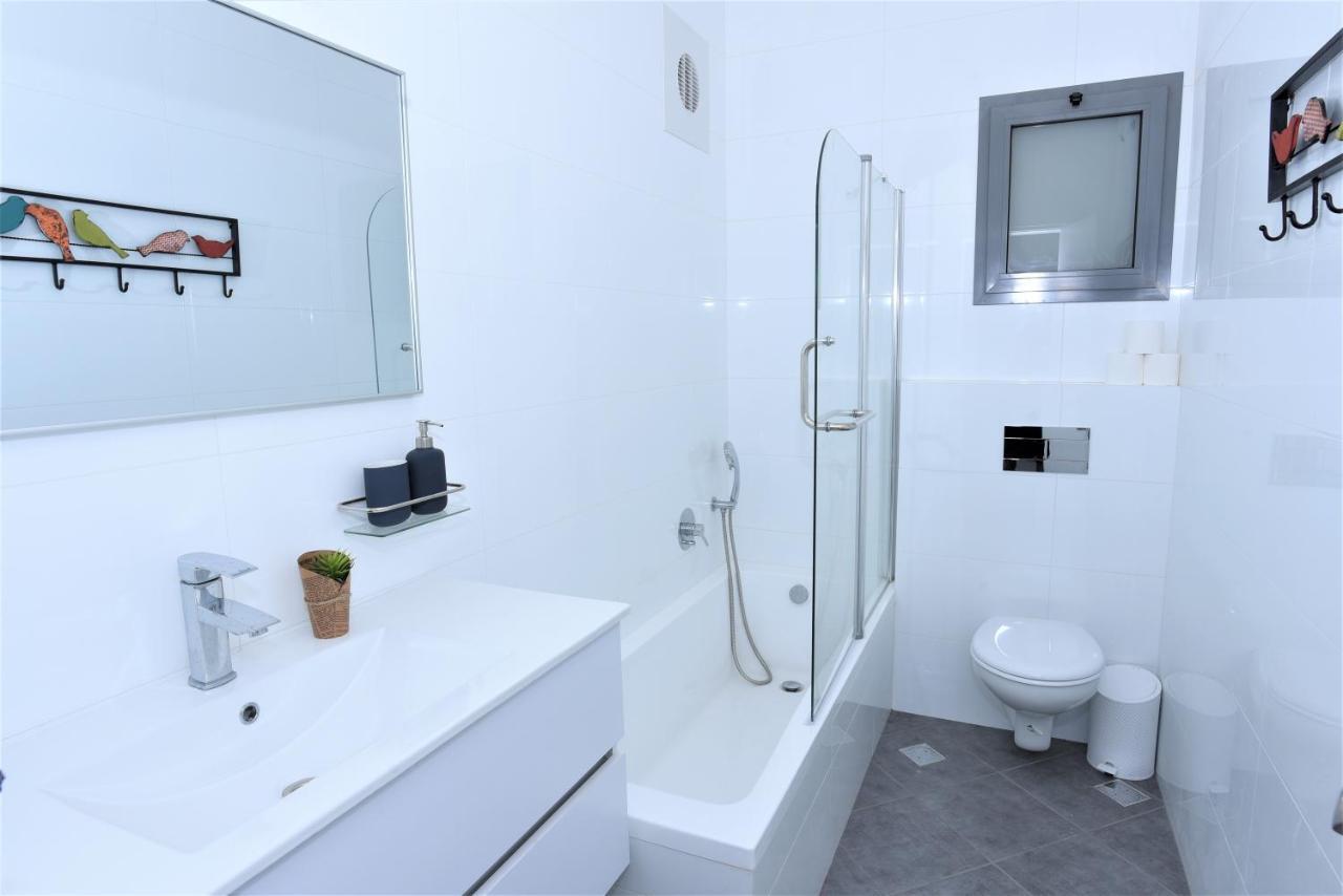Aristone Luxury Apartment Тиверіада Екстер'єр фото